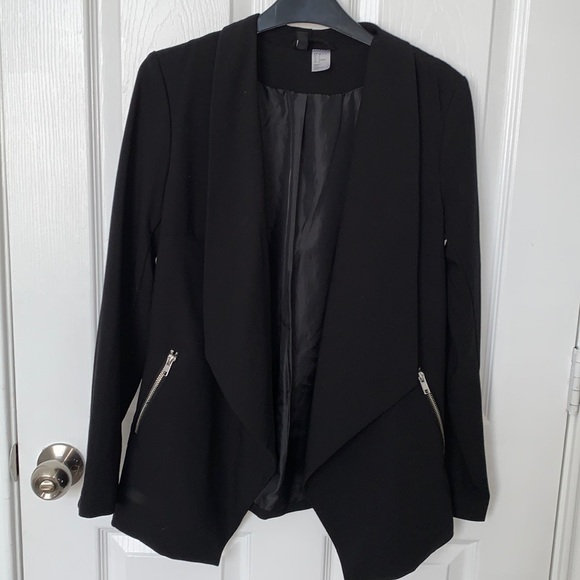2/$15-Divided by H&M women’s blazer. Black. Sz 6
